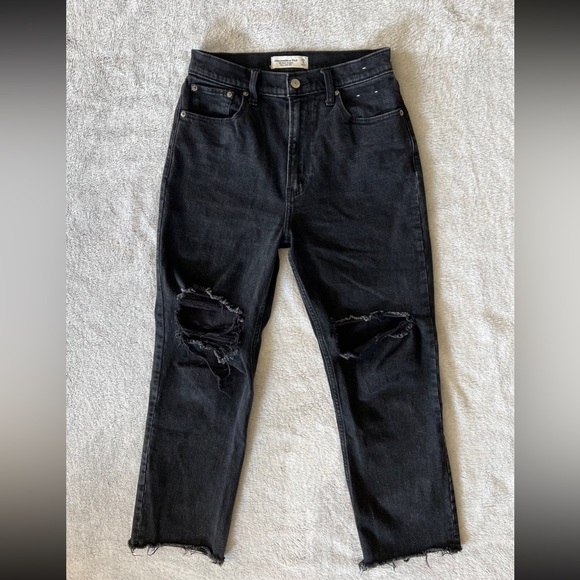 A&F Distressed Ultra High Rise Jeans - Picture 2 of 9